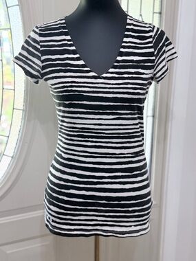 Converse Black White Striped V Neck Tee Short Sleeve Colorblock Top
